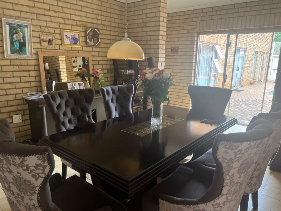 5 Bedroom Property for Sale in Potchefstroom South North West